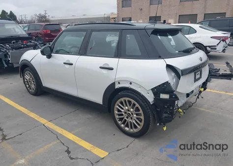 2025 Mini Hardtop Cooper z USA, uszkodzony, nr VIN WMW43GD03S2W88611